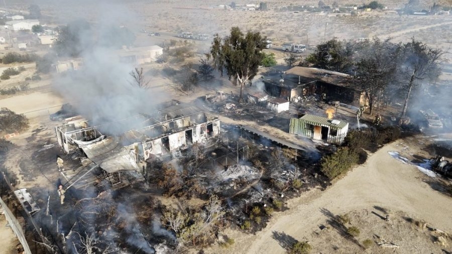 2 adults, 2 children displaced after house fire in Rosamond: KCFD