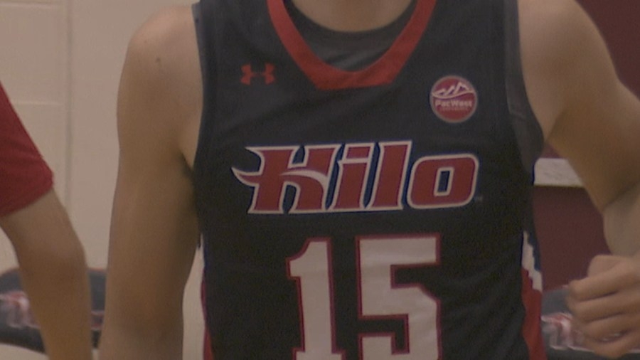 UH Hilo coaching staff holds free keiki basketball clinic