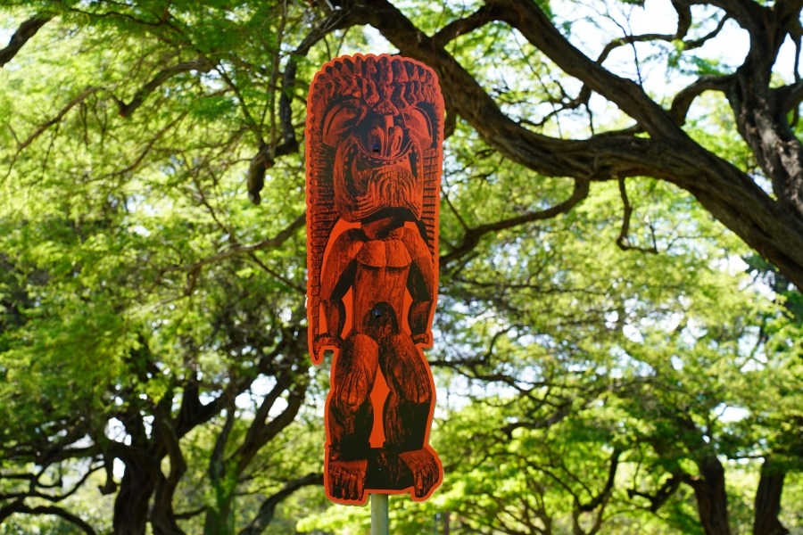 Koloikeao Anthony's ‘Kū‘ena‘ena' watches over Kapiʻolani Park