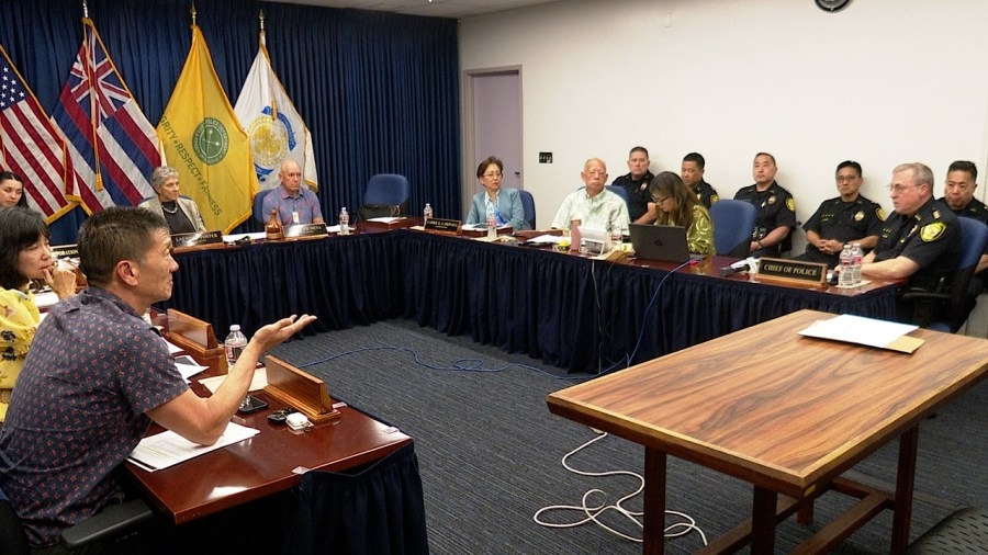 Sunshine laws block talk on Logan's exit at Police Commission meeting