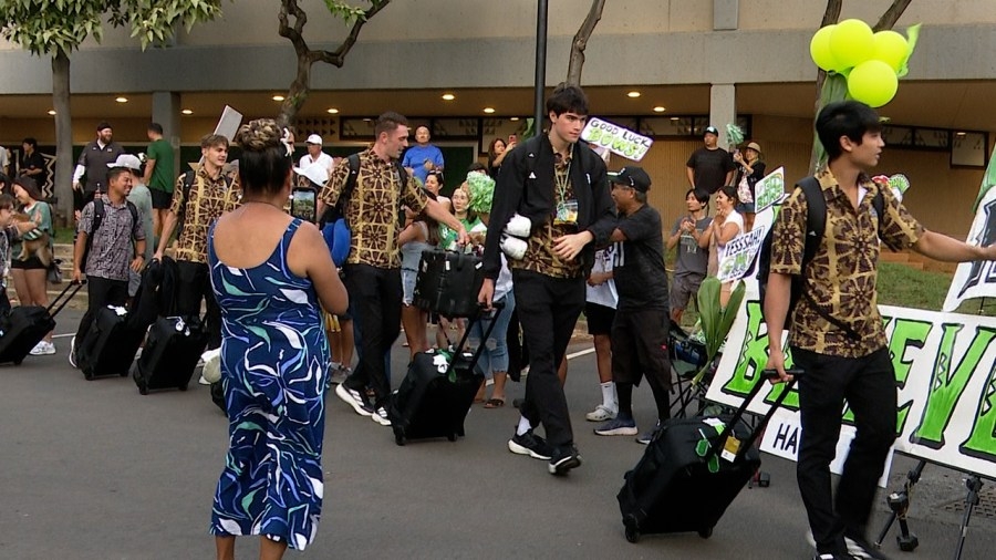 ‘Bows volleyball hits the road for NCAA Tournament