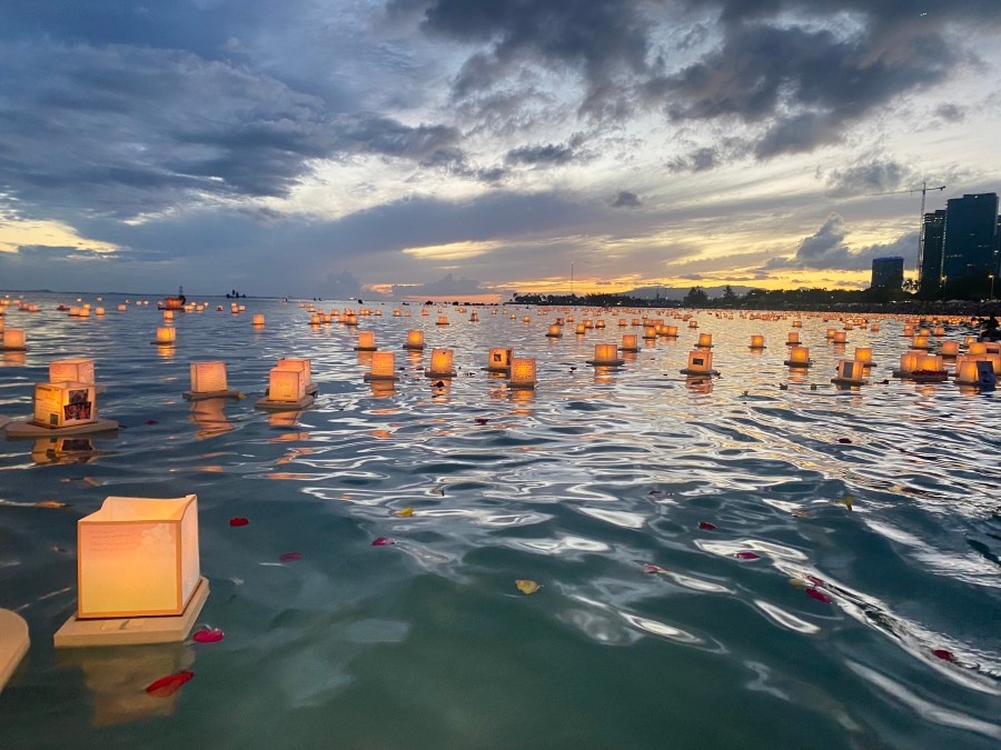 Shinnyo Lantern Floating Hawaii makes annual return
