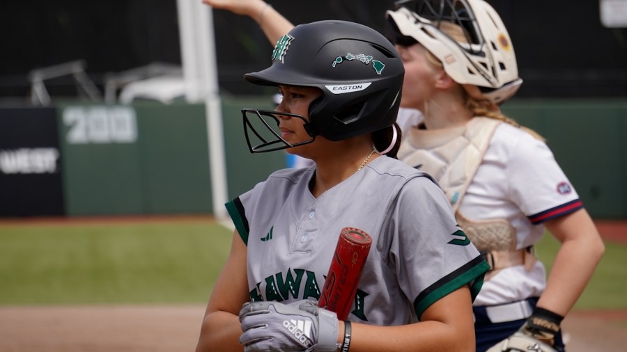 Hawaii Softball splits final day of opening weekend