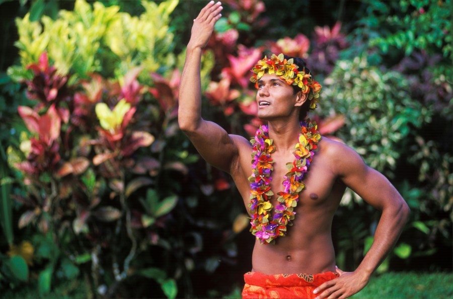 Are you wearing the right color lei for Lei Day? Kumu Lum explains
