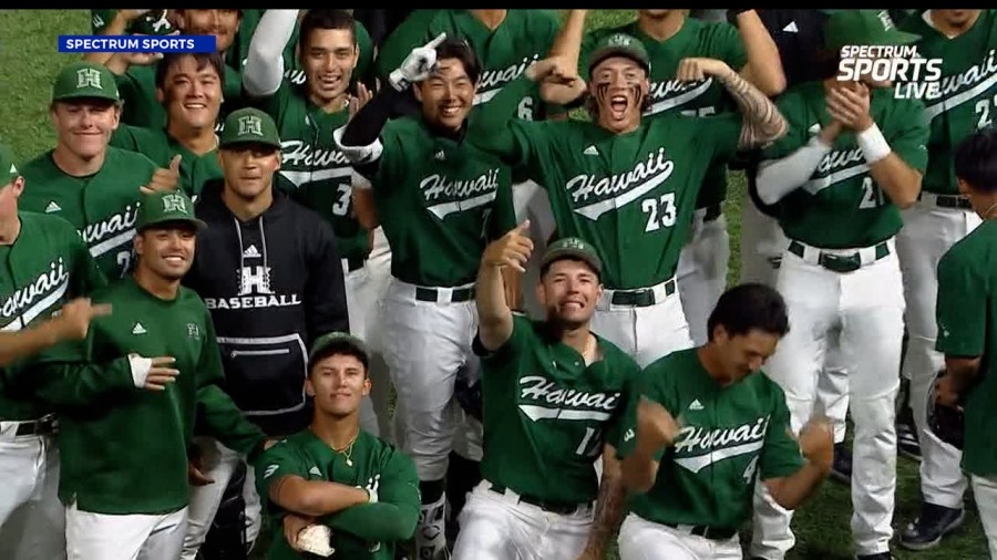 ‘Bows walk-off Northeastern, improves to 10-2
