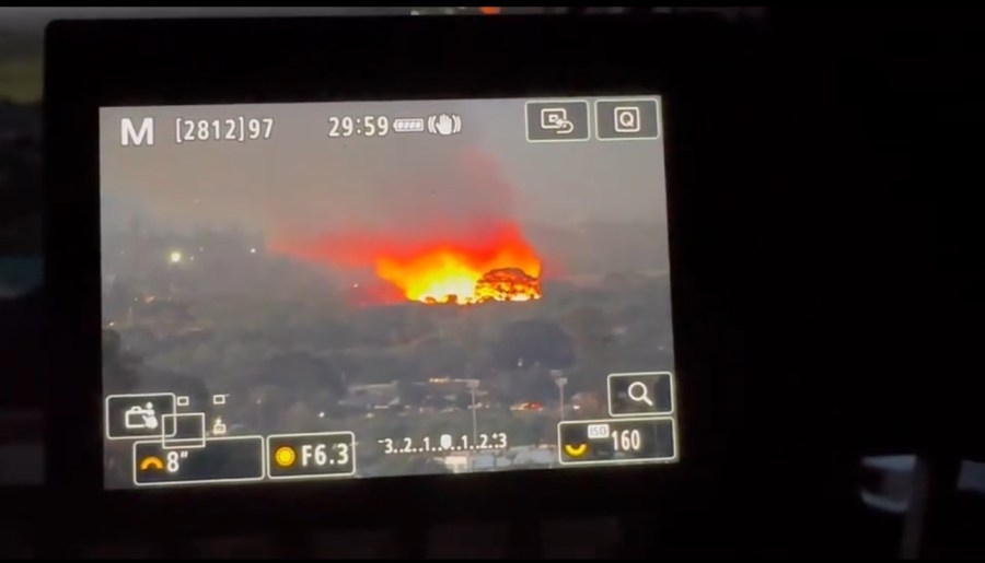 North Shore brush fire closes down portions of road