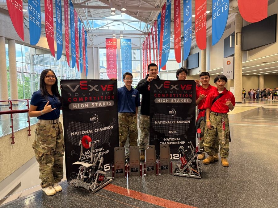 Saint Louis School robotics team wins gold at national championship