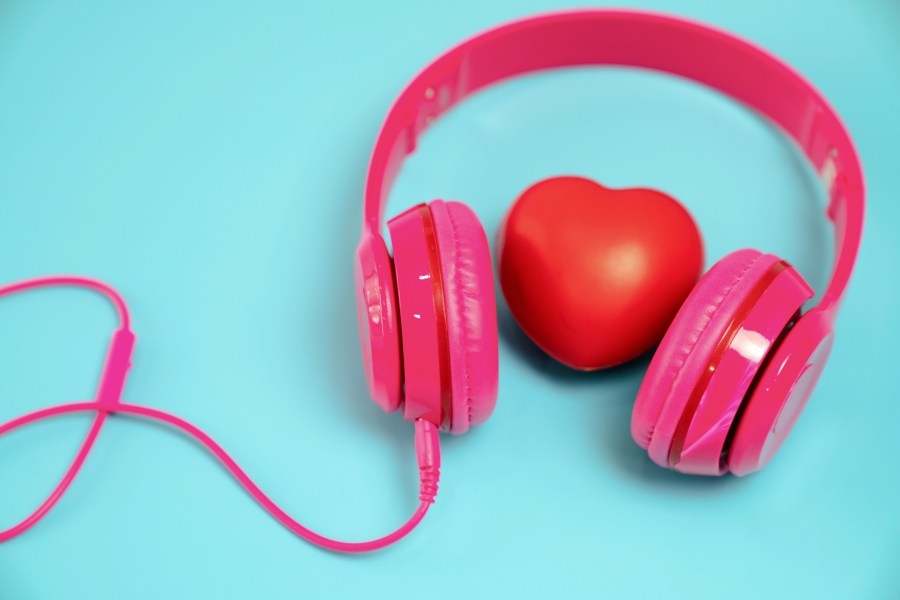 Hawaiʻi's top 10 music albums to set the mood for Valentine's