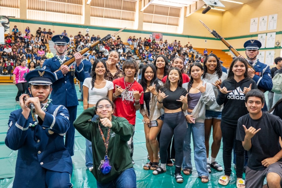 U.S. Air Force Honor Guard makes Hawaiʻi debut at ʻAiea High School