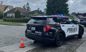 Everett SWAT arrest man following standoff