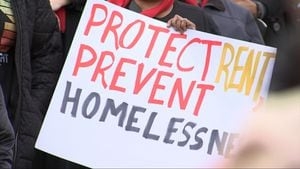 Hundreds rally at state capitol for rent control bill