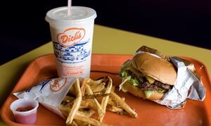 Dick's Drive-In opens Everett location this week