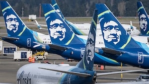 Alaska Airlines flight attendants secure a new 3-year contract