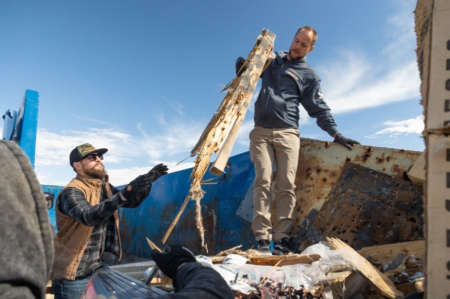 Volunteers gear up for huge desert cleanup before Las Vegas Mint 400 race