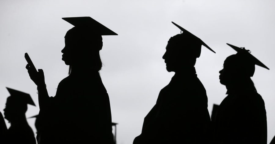 Judge sides with ACLU in lawsuit against CCSD over graduation stole ban