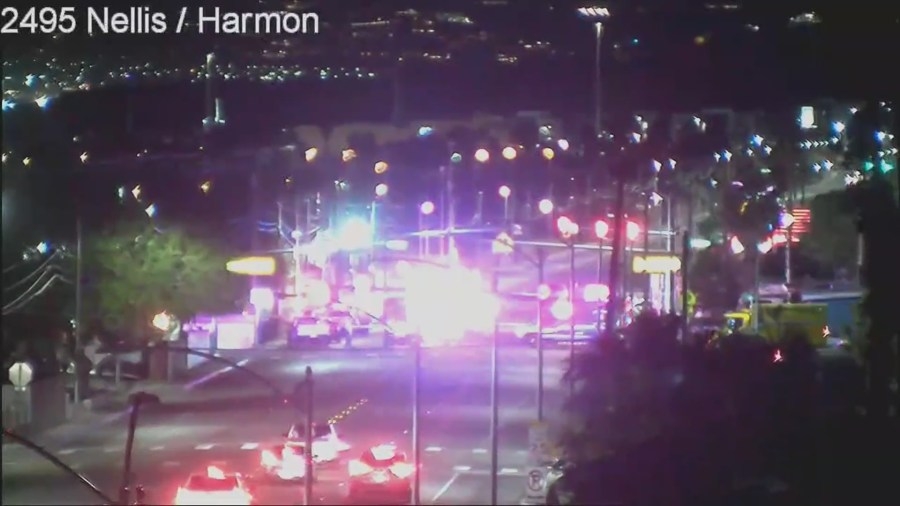 Las Vegas police, SWAT respond to barricade at home in east valley