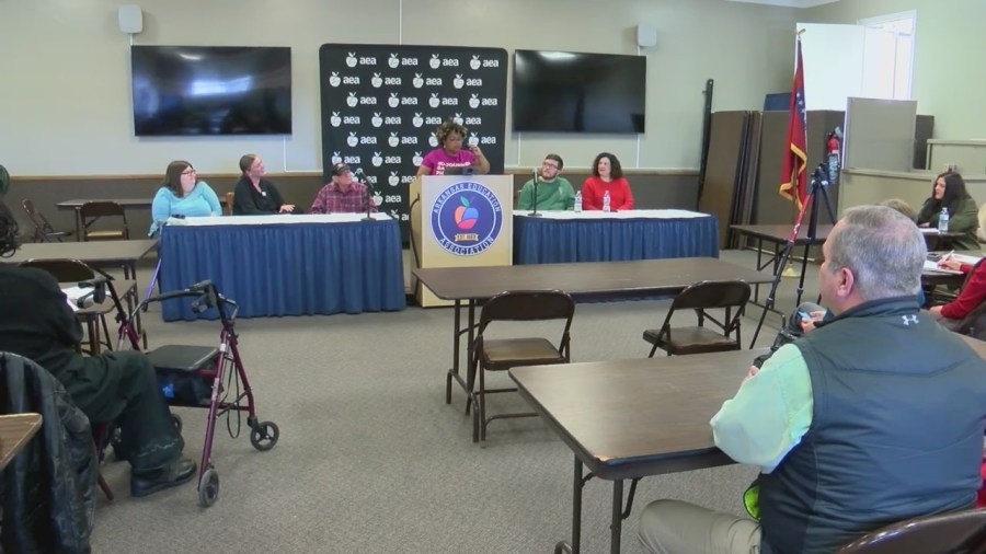 Arkansans share concerns with Medicaid work requirements, cuts at meeting