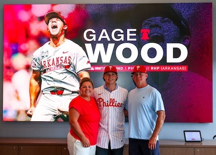 Arkansas' Wood inks $3 million deal with Philadelphia Phillies