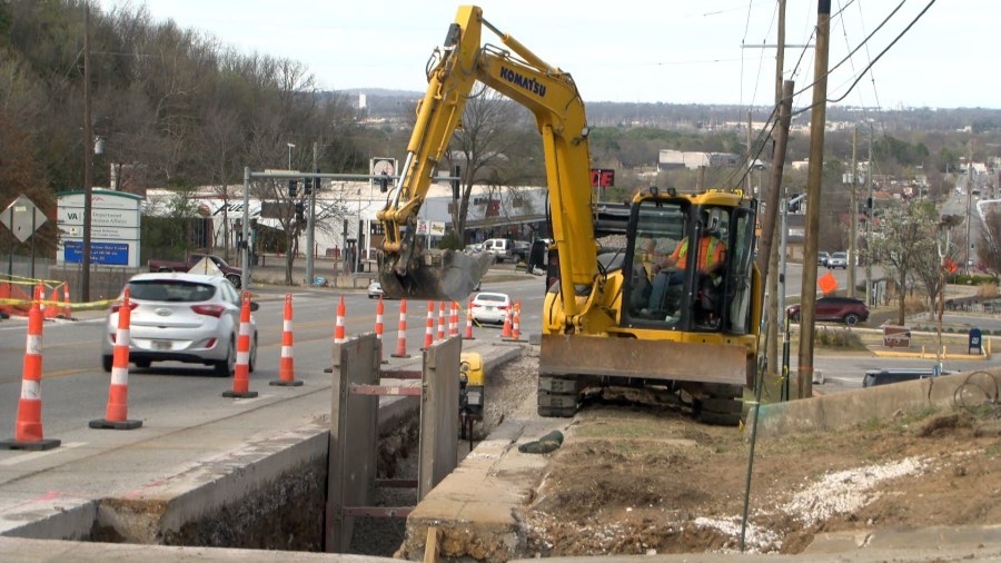 Fayetteville businesses react to construction on College Avenue