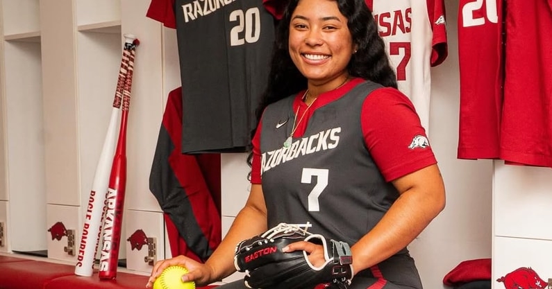 Arkansas softball lands slugging California transfer first baseman Tianna Bell