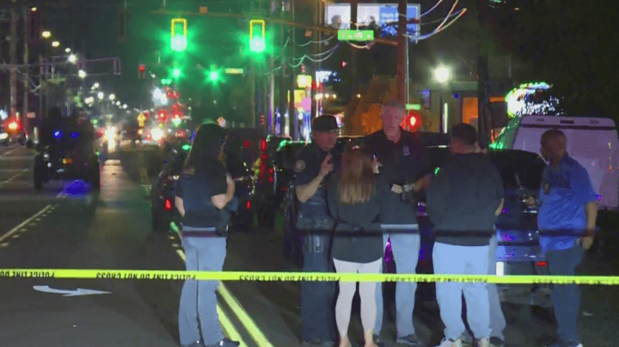Woman dead inside barricaded SE Portland home; man in custody