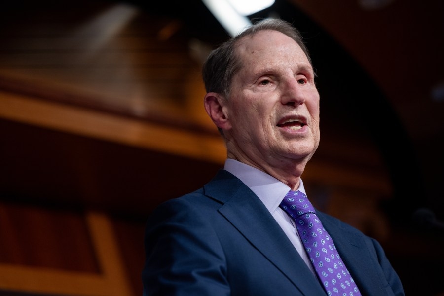 Oregon Sen. Wyden calls out Trump for ‘taking advice from Putin' on mail-in voting