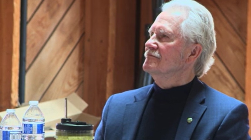 Kitzhaber, Kulongoski lend voice to Momnibus Bill