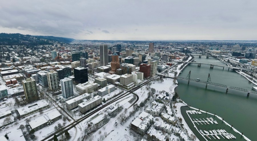 PBOT crews continue to clear roads as snow falls around Portland