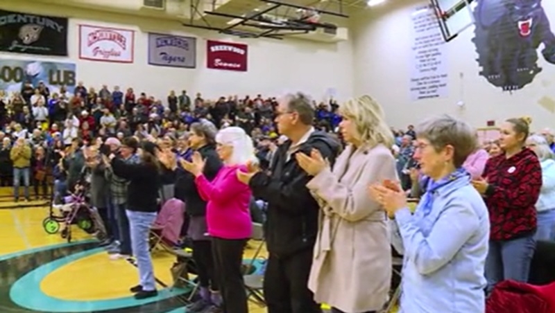 Constituents to Bonamici: ‘Get louder' about Trump in DC