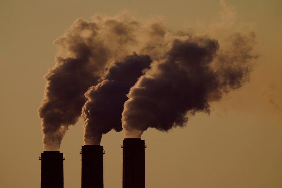 Oregon's Polluters Pay Act could charge fossil fuel companies for climate damages