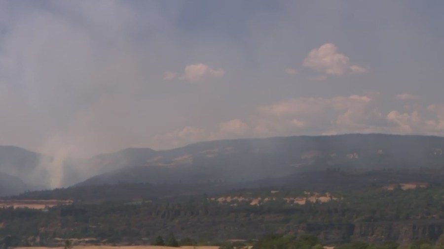 Burdoin, Snyder Canyon fires continue burning in Klickitat County