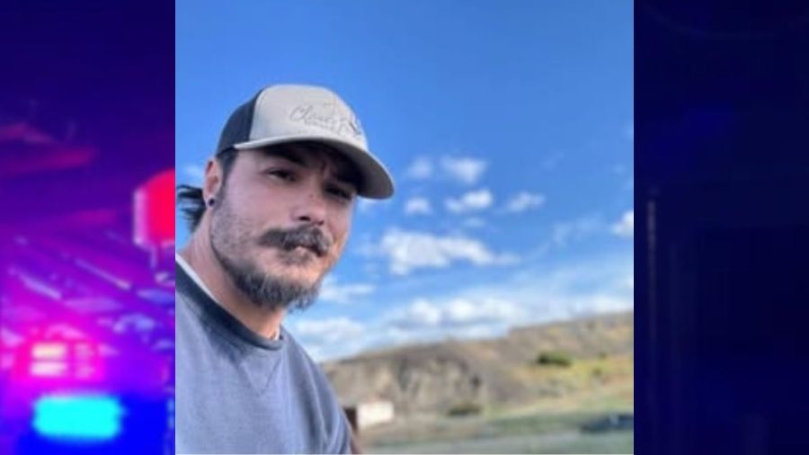 Investigators believe they spotted Travis Decker hiking in Washington. Here's what to know