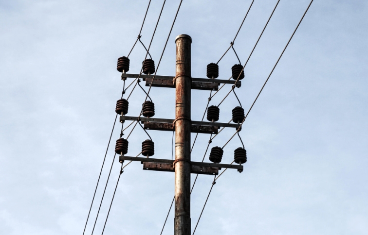 Bill shielding Oregonians from utility rate increases by Big Tech heads to Kotek