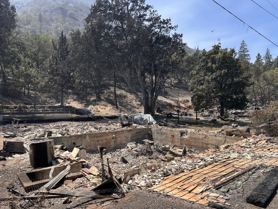 ‘Things I can't replace': Homeowners reflect on Rowena Fire after losing everything