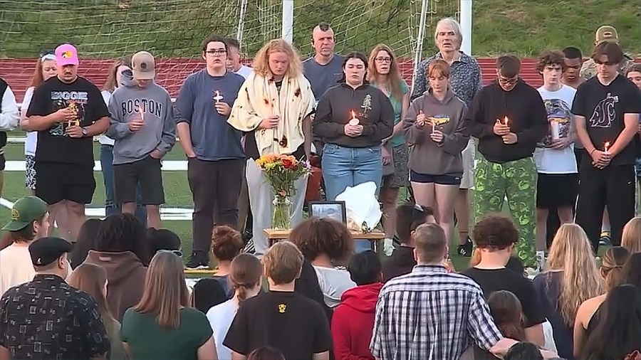 Roosevelt High community mourns senior killed by alleged drunk driver in ‘devastating' crash