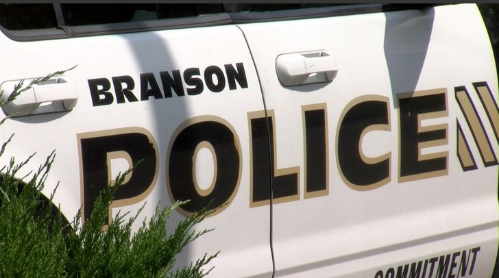 Bicyclist dies in car crash in Branson