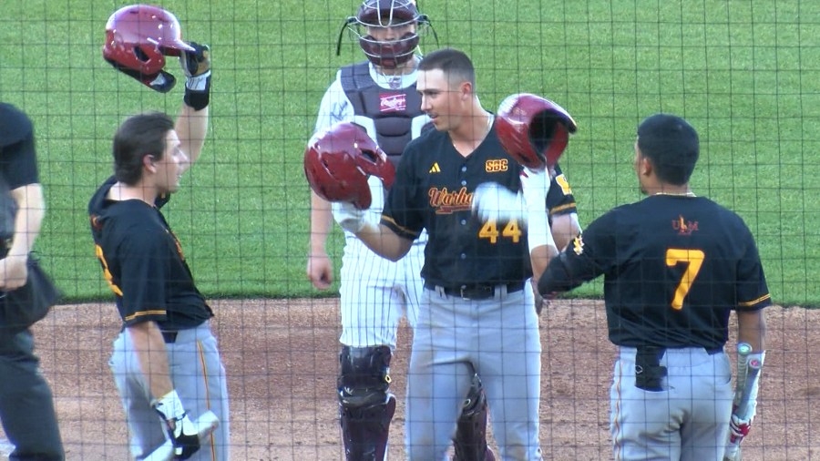 Warhawks ambush Bears, ruin home opener