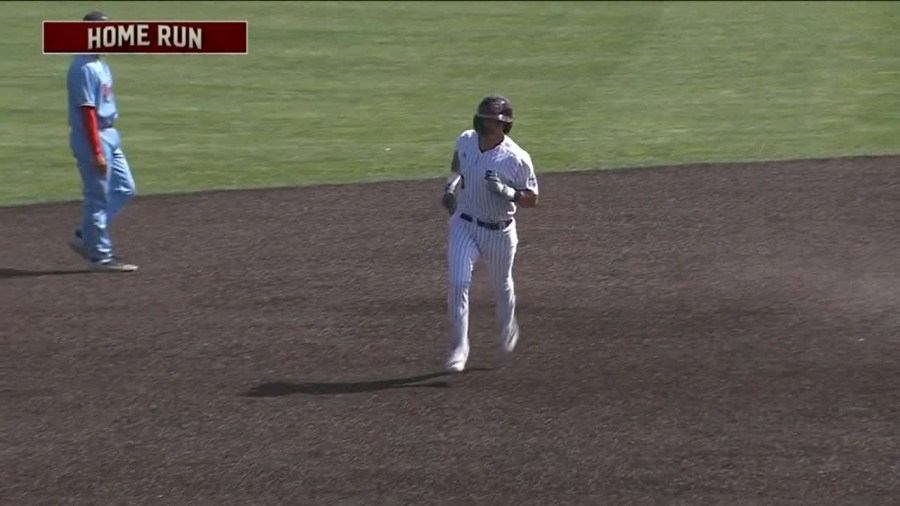 Bears score 20, stay alive in Valley tourney