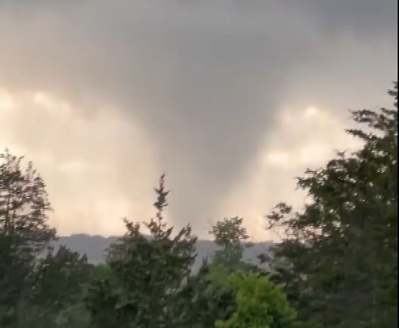 NWS confirming tornado touchdown in De Soto, Mo