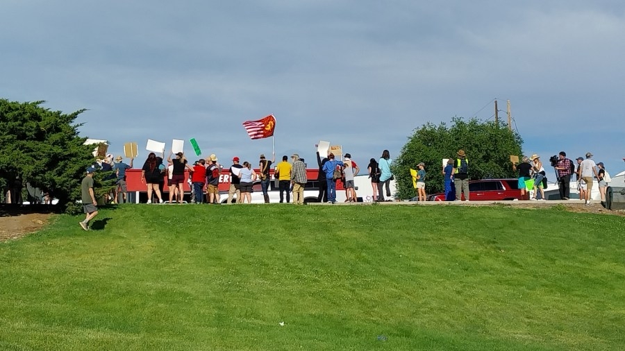 Protestors gather at Liliac Park for GJ Stands with LA protest