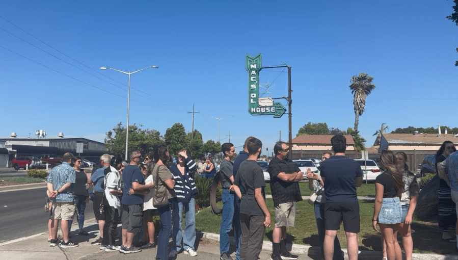 Long lines pack outside of beloved Antioch steakhouse closing after 42 years