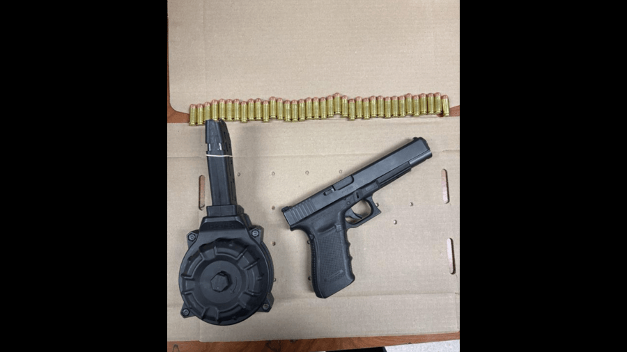 Felon found with stolen gun, ammunition: PD