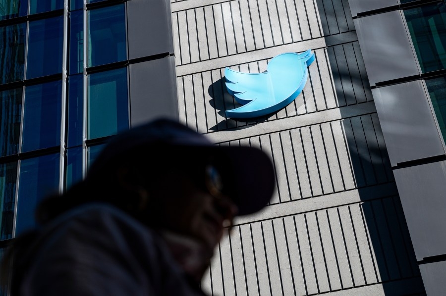 Twitter ‘bird logo' sign goes for nearly $35K at auction