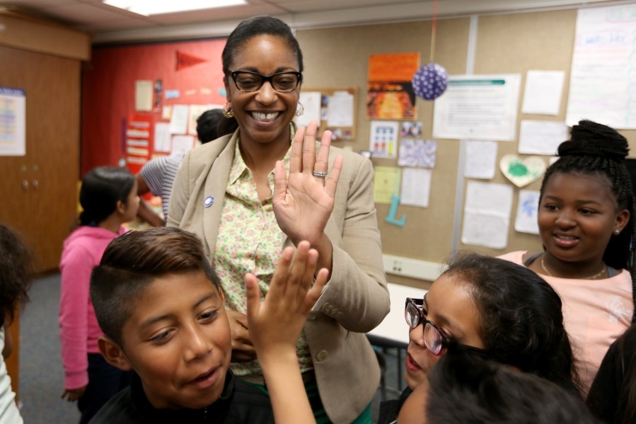 Oakland schools superintendent says farewell after her firing from OUSD