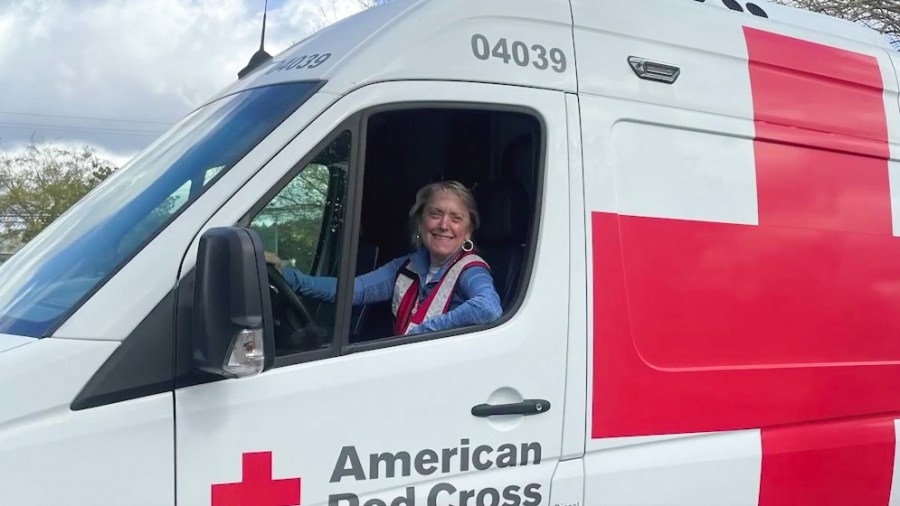 Devastating Tubbs Fire inspires woman to give back