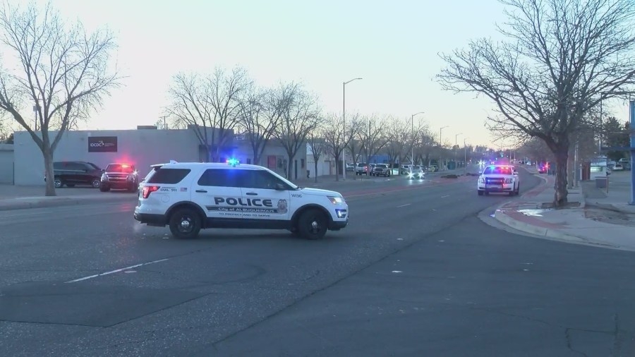 Man accused of shooting at Albuquerque police to remain behind bars through trial