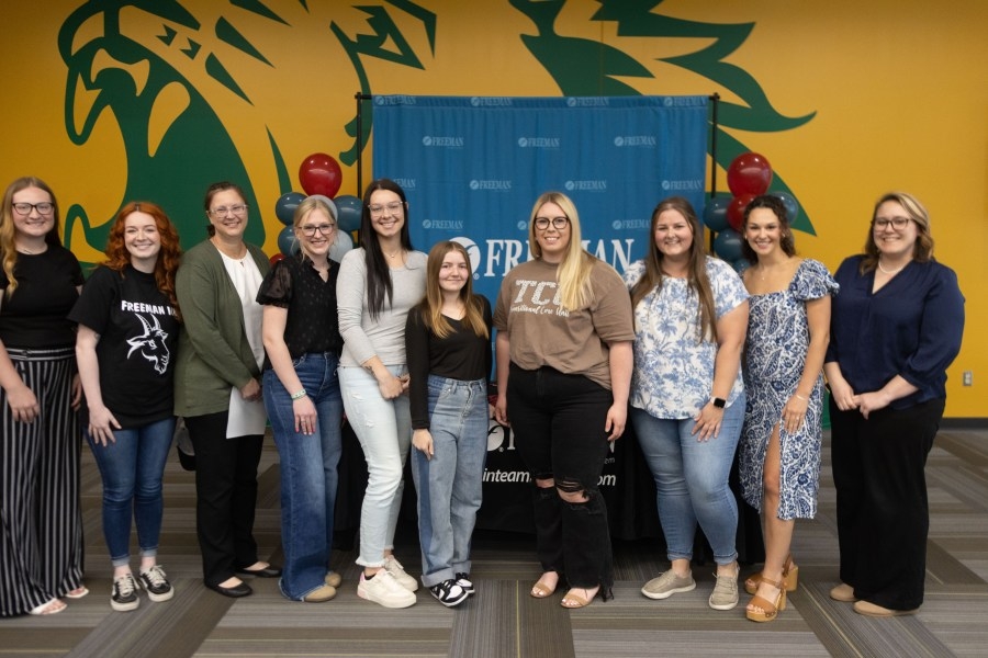 Freeman Health nurse grads sign contracts amid cheers