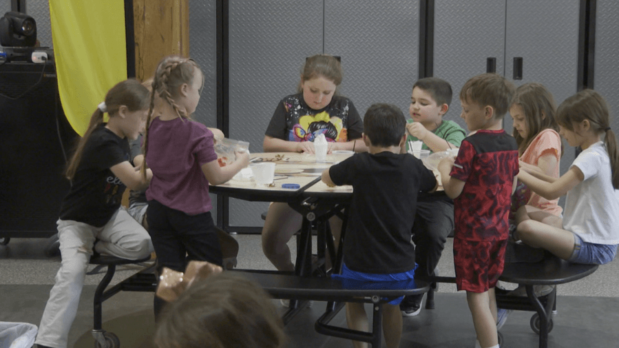 Neosho students learn DNA extraction with KCU professor