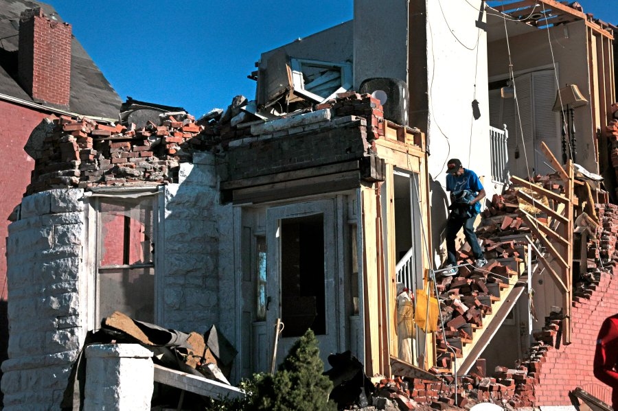 St. Louis locals request insurance info after EF3 tornado