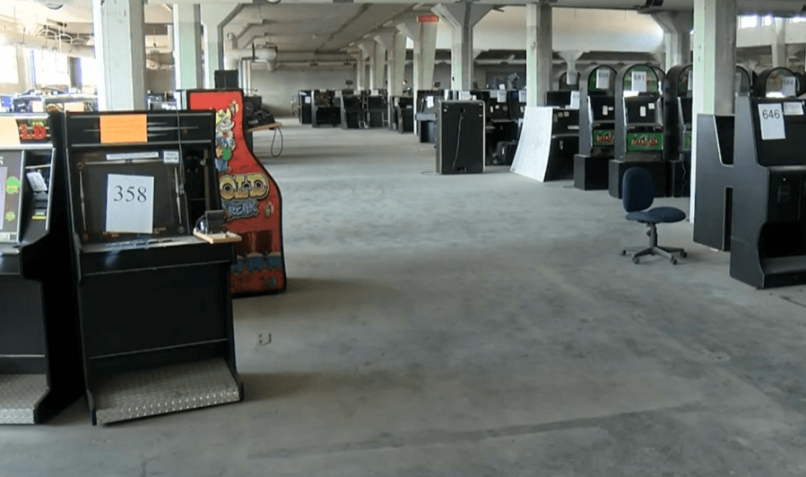 Gambling machines at Kansas businesses: legal or illegal?